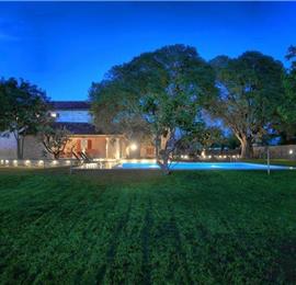 4 bedroom villa with pool near Svetvinčenat, Istria, sleeps 10
